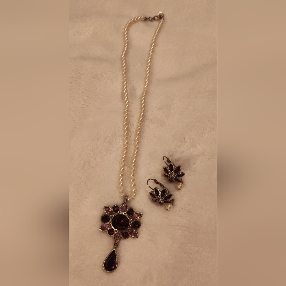 Vintage! Elegant Pearl and Purple Gemstone Jewelry Set - Picture 2 of 10